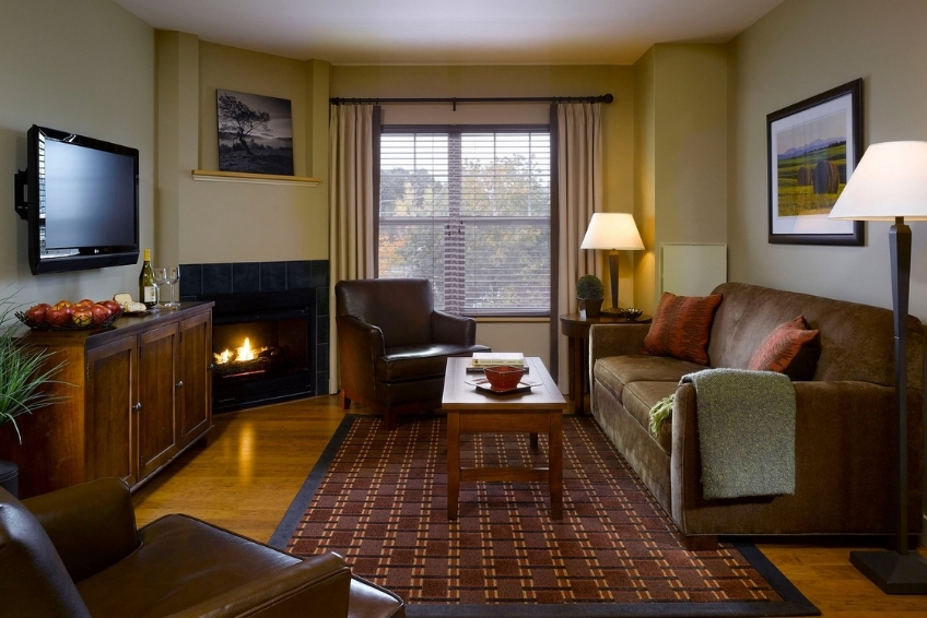 Room at Green Mountain Suites Hotel