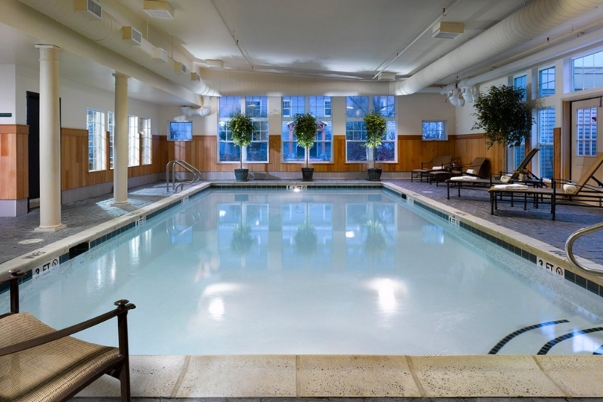 Pool at Green Mountain Suites Hotel