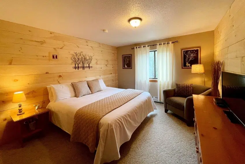 King room at Snowed Inn