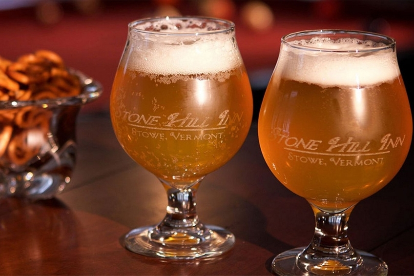 Dining and Bar at Stone Hill Inn