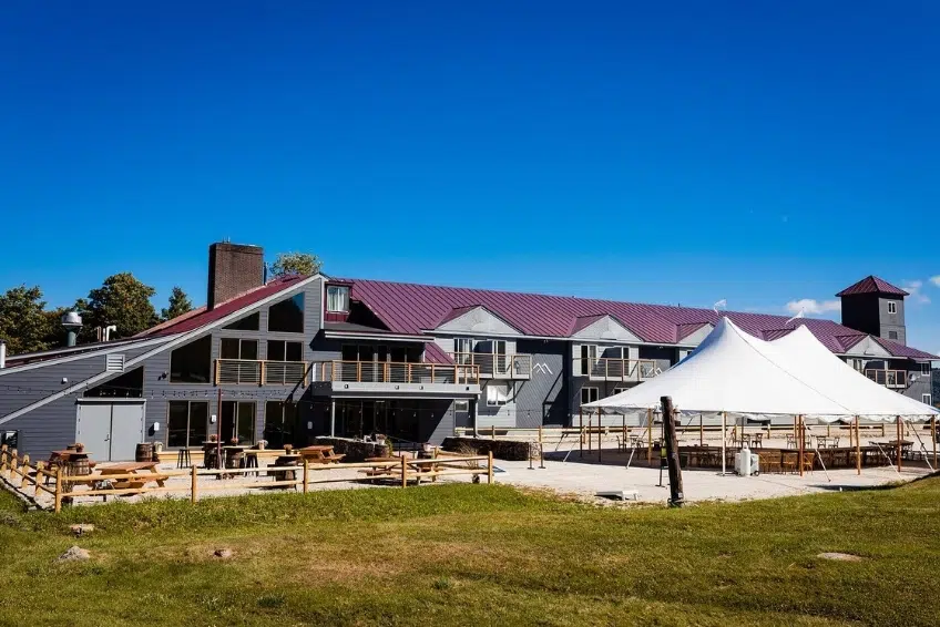 Exterior of The Mountain Inn