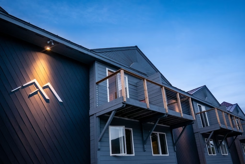 Exterior of The Mountain Inn