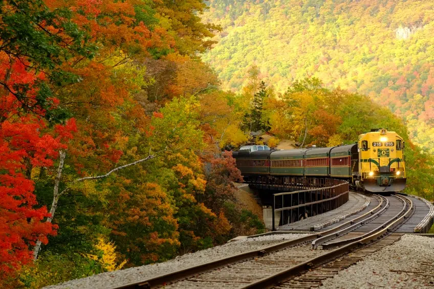3. Take A Foliage Train Tour - New Hampshire Fall Foliage Guide