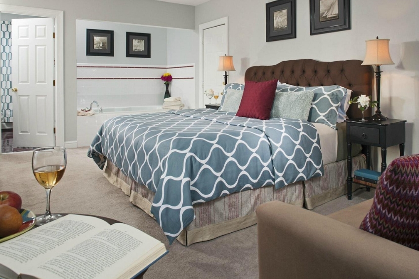 Newport Bed & Breakfast Guide - Beech Tree Inn and Cottage