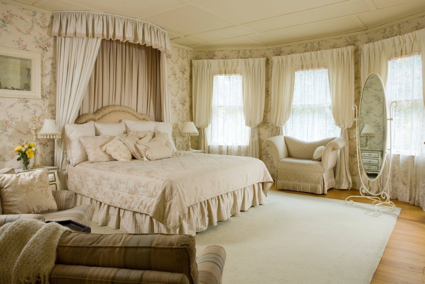 Maine Bed & Breakfast Guide - Berry Manor Inn - Rockland