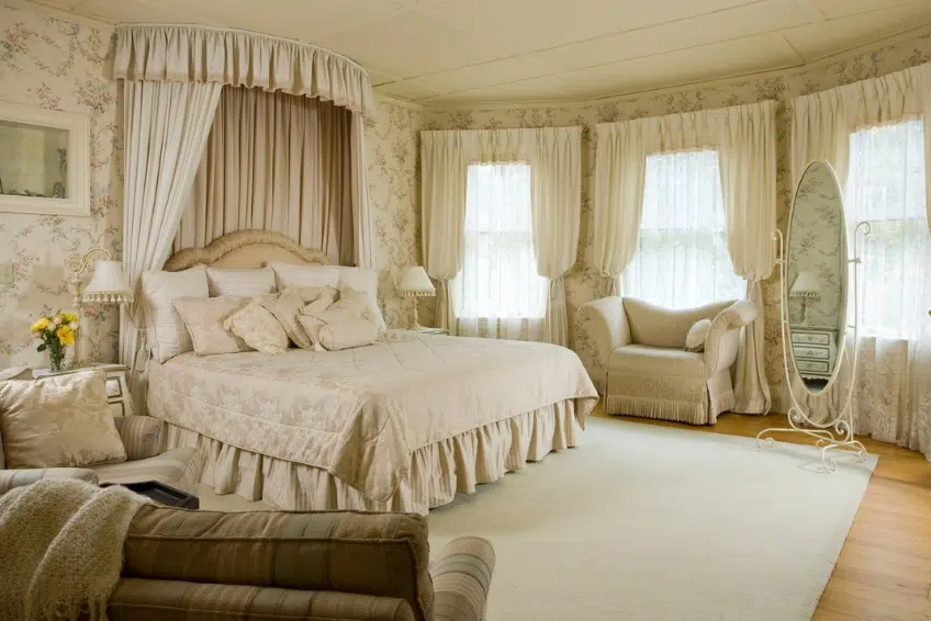 Maine Bed & Breakfast Guide - Berry Manor Inn - Rockland