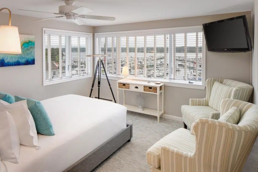 Connecticut Bed & Breakfast Guide - Inn at Harbor Hill Marina - Niantic