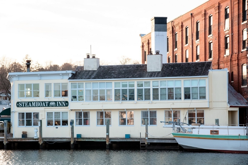 Connecticut Bed & Breakfast Guide - Steamboat Inn - Mystic
