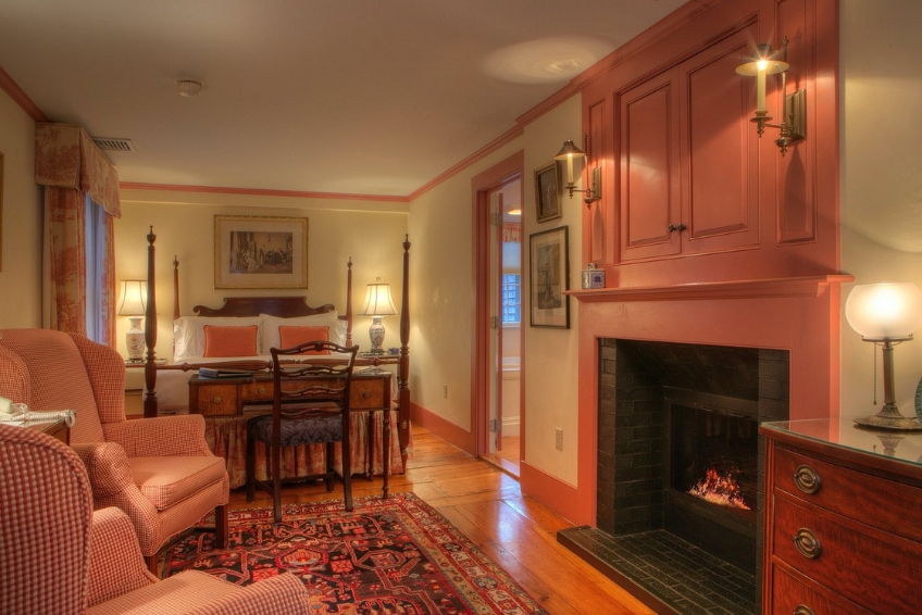 Newport Bed & Breakfast Guide - The Francis Malbone House