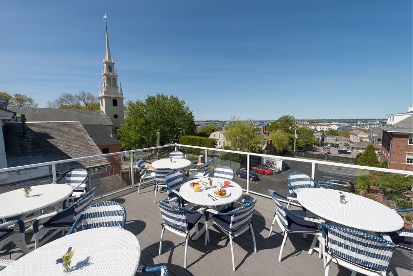 Newport Bed & Breakfast Guide - The Outlook Inn