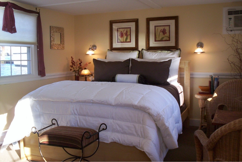 Boston Bed & Breakfast Guide: Green Turtle Floating Bed and Breakfast
