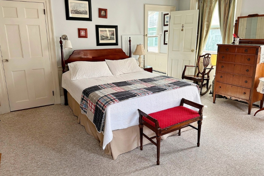 Salem Bed & Breakfast Guide: Northey Street House Bed & Breakfast