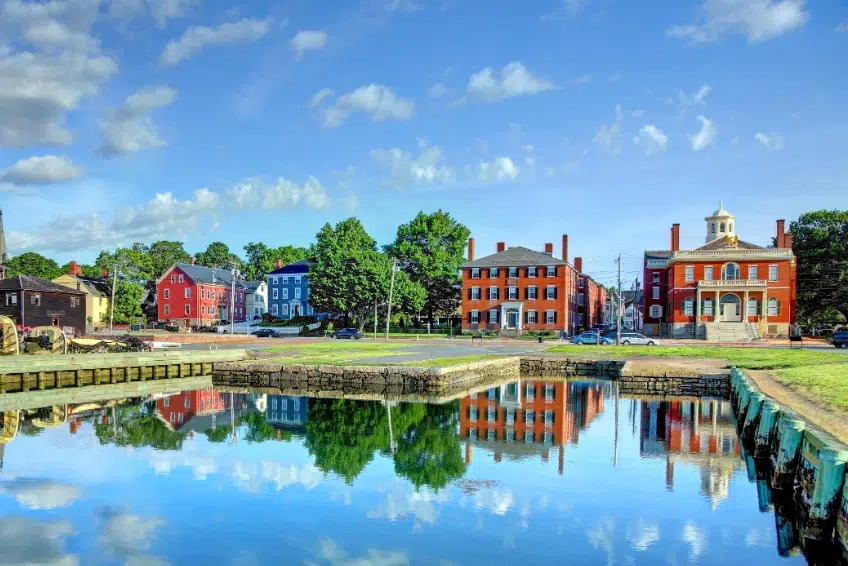 Salem Bed and Breakfast Guide Salem Bed and Breakfast Guide: The Best Bed & Breakfasts in Salem Massachusettes