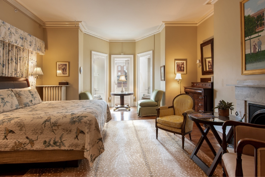 Boston Bed & Breakfast Guide: The College Club Of Boston - Back Bay